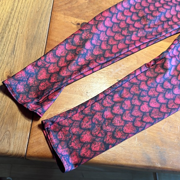 Blackmilk Drogon Dragon HWMF Leggings M Game of Thrones - Picture 6 of 7